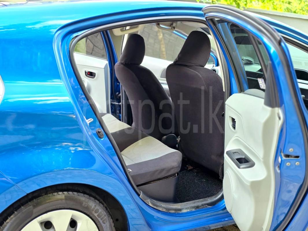 Toyota Aqua 2013 - பயன்படுத்தப்பட்டது கார் sale in Sri Lanka - patpat.lk