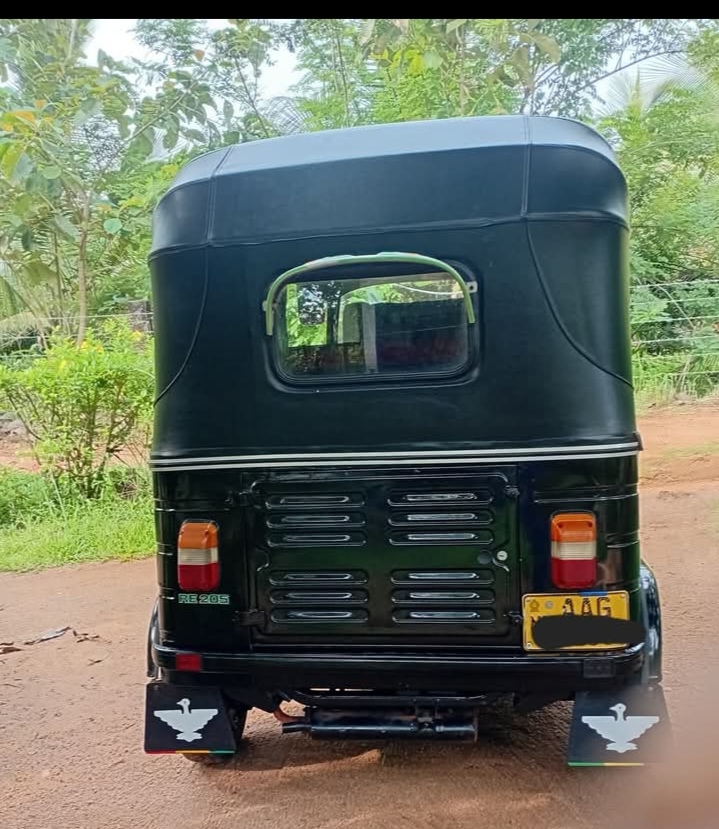 Bajaj Three Wheel 2012 - பயன்படுத்தப்பட்டது முச்சக்கர வண்டி sale in Sri Lanka - patpat.lk