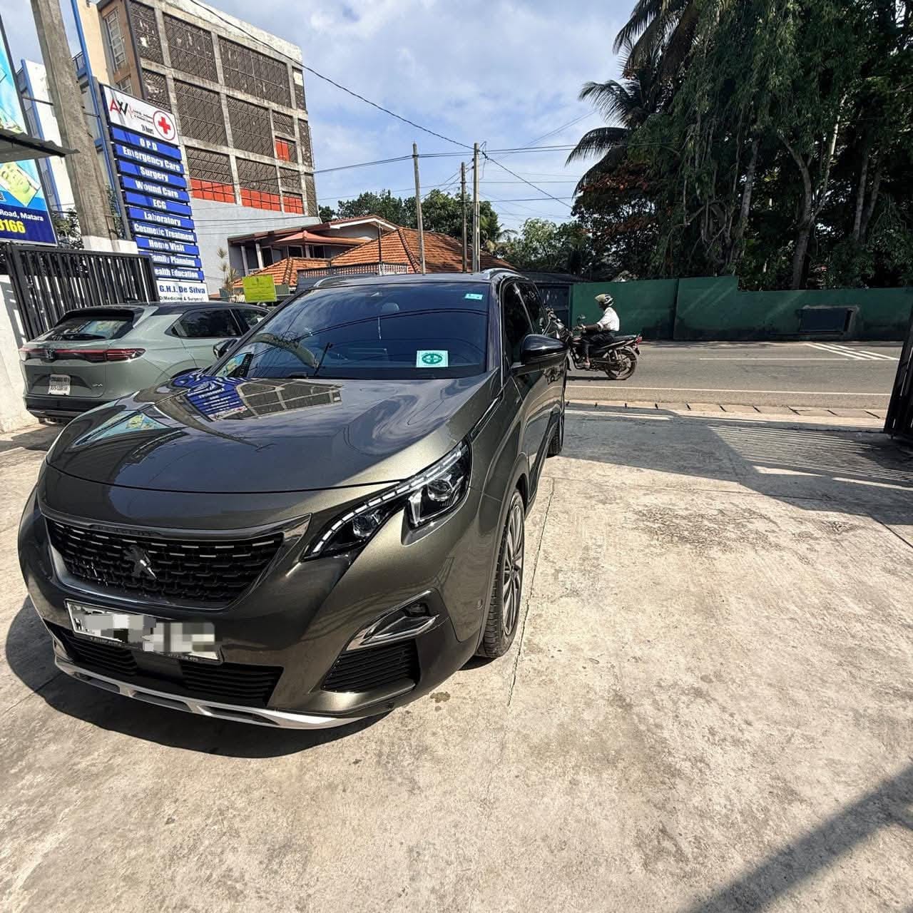 Peugeot 5008 2020 - Used SUV sale in Sri Lanka - patpat.lk