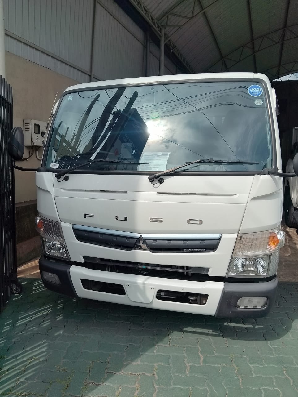 Isuzu ELF 2018 - නැවත සකස් කල ට්‍රක් රථය sale in Sri Lanka - patpat.lk
