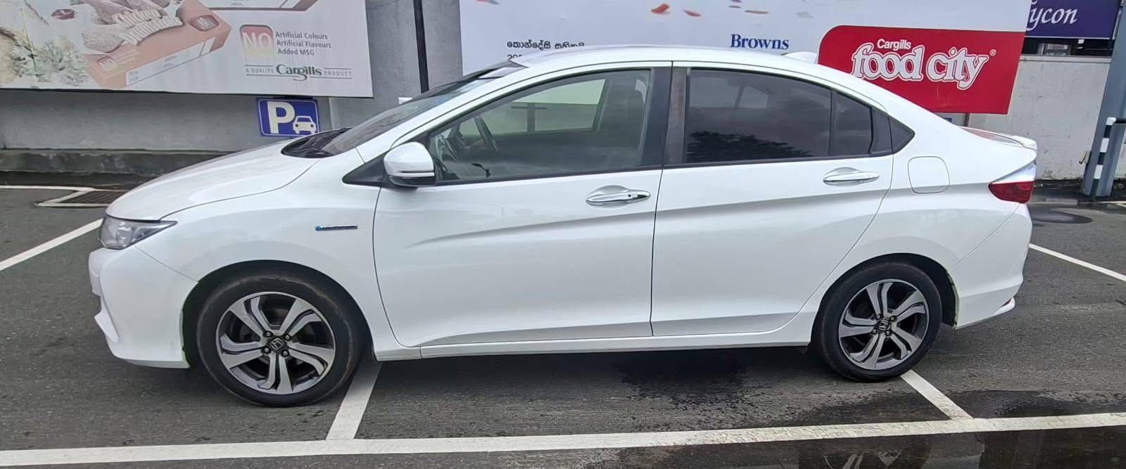 Honda Grace 2017 - Used Car sale in Sri Lanka - patpat.lk