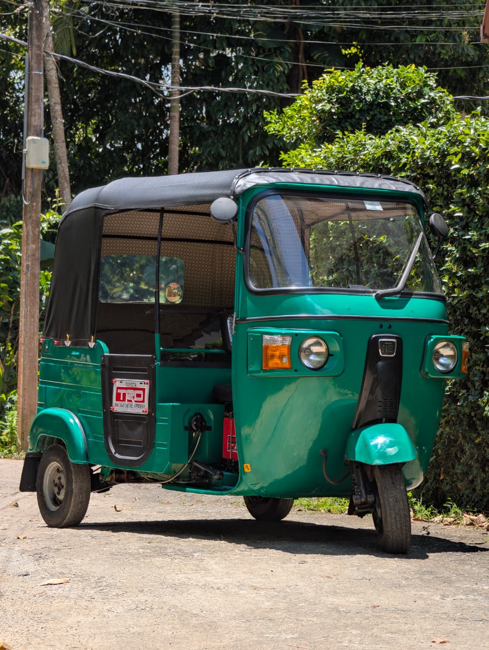 Bajaj Three Wheel 2011
