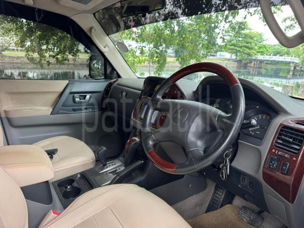 Mitsubishi Montero 2006 - பயன்படுத்தப்பட்டது SUV sale in Sri Lanka - patpat.lk