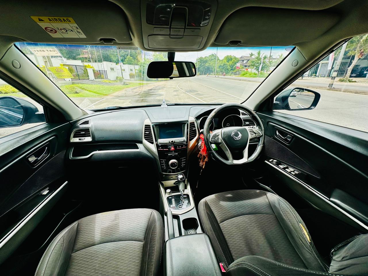 SsangYong Tivoli 2017 - Used SUV sale in Sri Lanka - patpat.lk