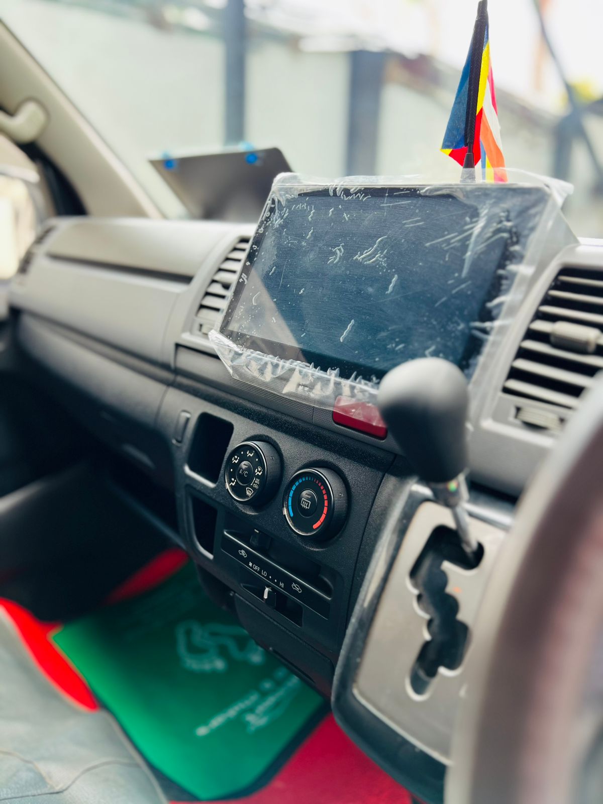 Toyota Hiace 2006 - Used Van sale in Sri Lanka - patpat.lk