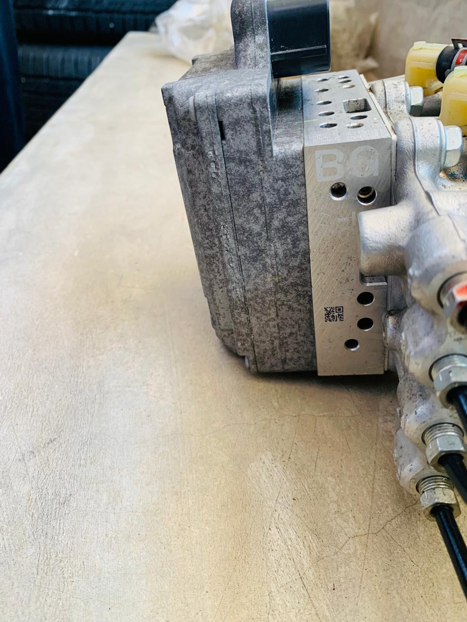 TOYOTA AQUA ABS UNIT AND ACCUMILATOR