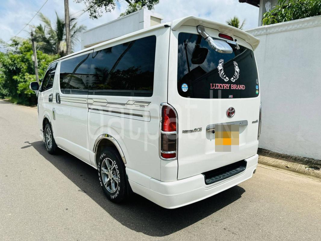 Toyota Hiace 2009 - பயன்படுத்தப்பட்டது வேன் sale in Sri Lanka - patpat.lk
