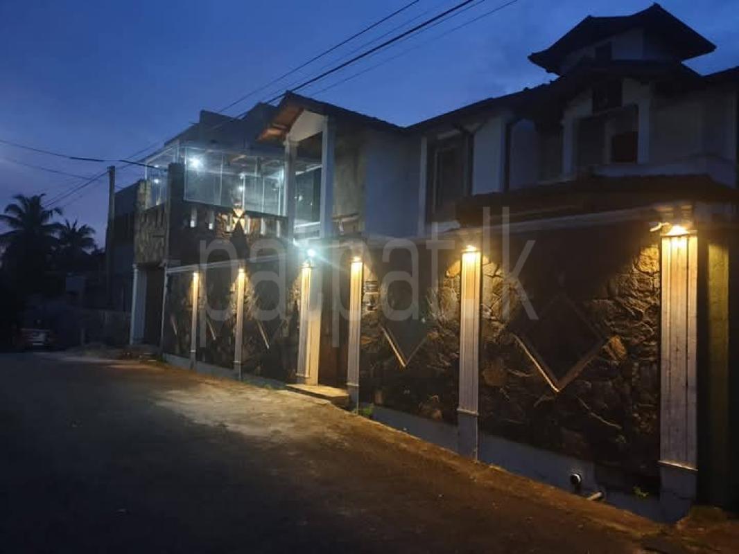 Advertisement image 4