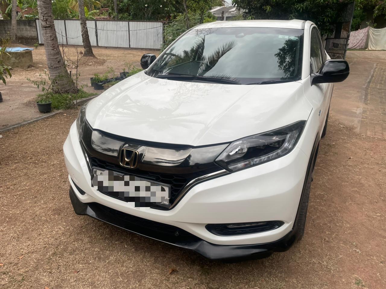 Honda Vezel 2017 - භාවිතා කරන ලද SUV රථය sale in Sri Lanka - patpat.lk