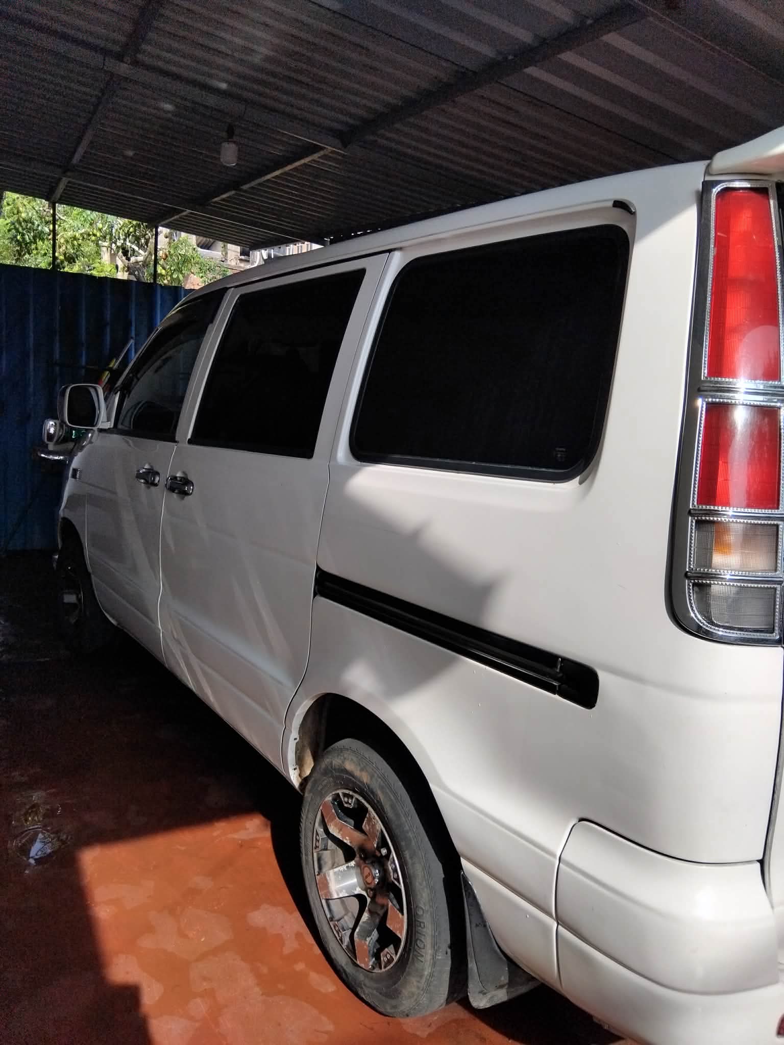Toyota Noah 2001 - භාවිතා කරන ලද වෑන් රථය sale in Sri Lanka - patpat.lk