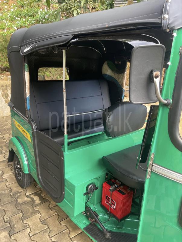 Bajaj Three Wheel 2015 - பயன்படுத்தப்பட்டது முச்சக்கர வண்டி sale in Sri Lanka - patpat.lk