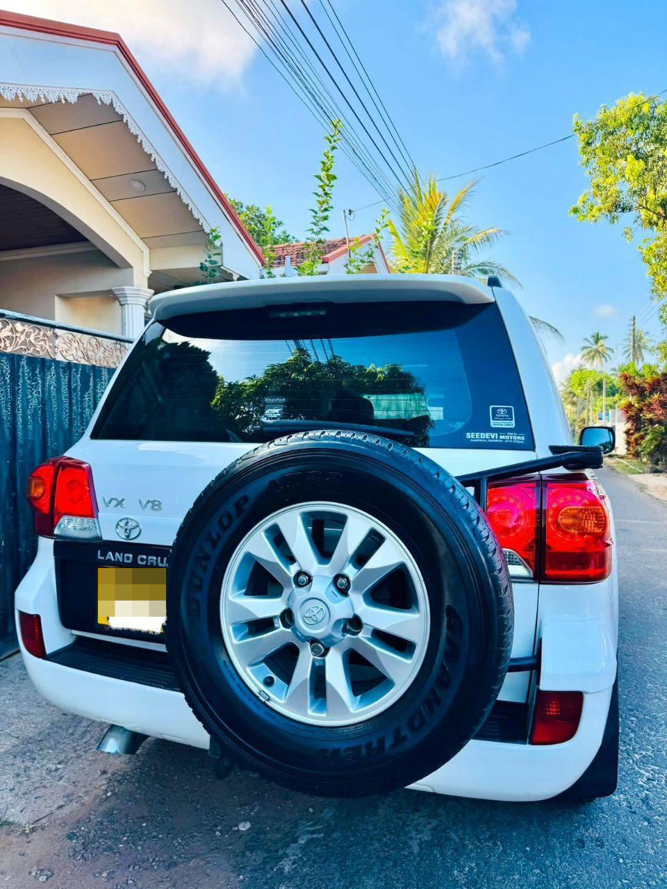 Toyota Land Cruiser 2011 - பயன்படுத்தப்பட்டது SUV sale in Sri Lanka - patpat.lk