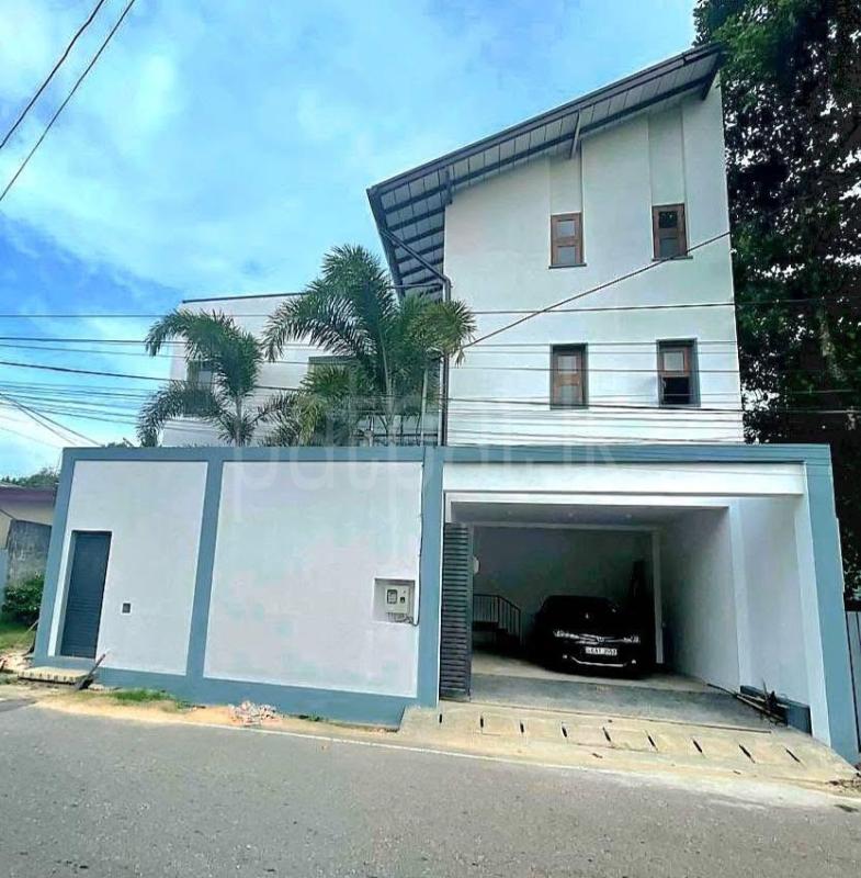 House for Sale in Boralesgamuwa