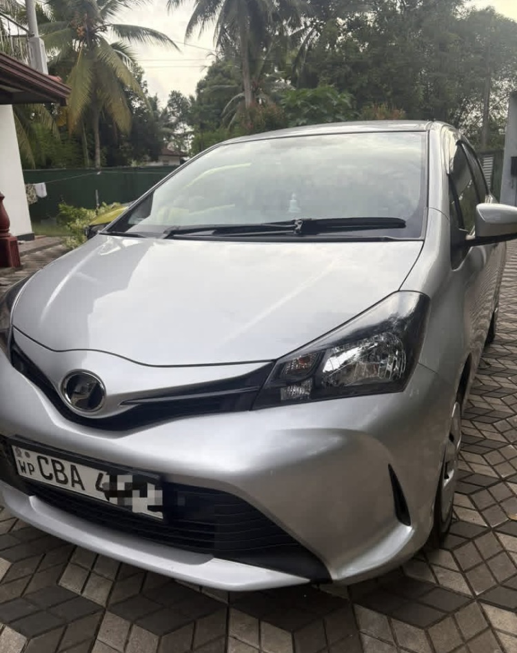 Toyota Vitz 2015 - பயன்படுத்தப்பட்டது கார் sale in Sri Lanka - patpat.lk