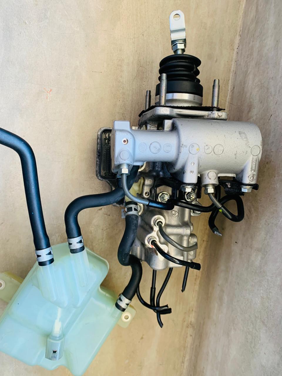TOYOTA AQUA ABS UNIT AND ACCUMILATOR