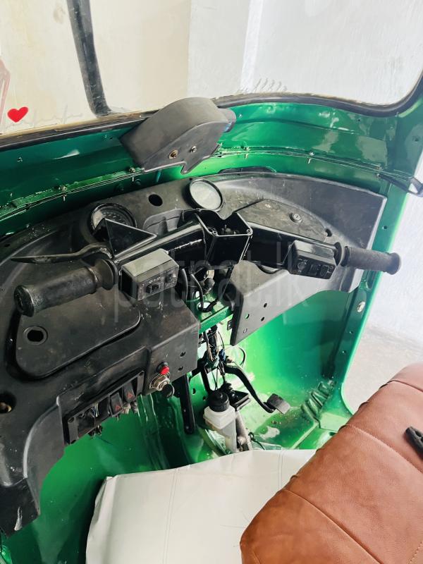 Bajaj 2 stroke 2011 - Used Three wheeler sale in Sri Lanka - patpat.lk