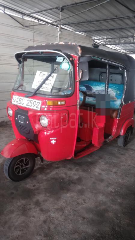 Bajaj Three Wheel 2015 - பயன்படுத்தப்பட்டது முச்சக்கர வண்டி sale in Sri Lanka - patpat.lk