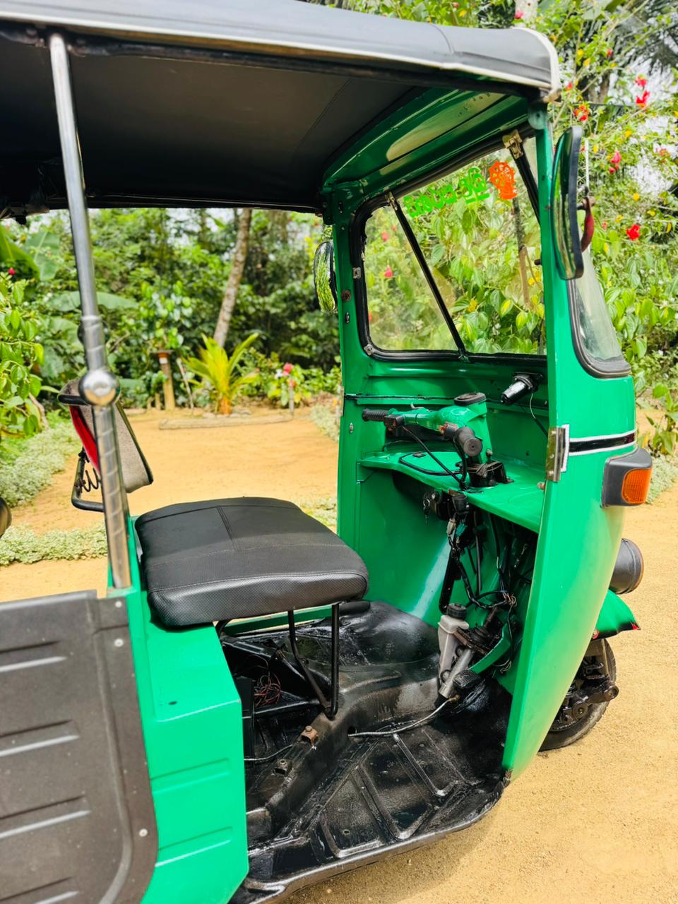 Bajaj Three Wheel 2002 - භාවිතා කරන ලද ත්‍රිරෝද රථය sale in Sri Lanka - patpat.lk