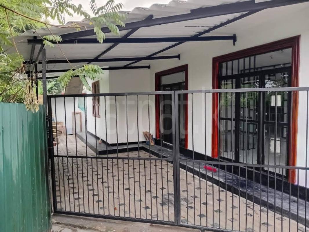 House for Sale in Delgoda ads-image-1