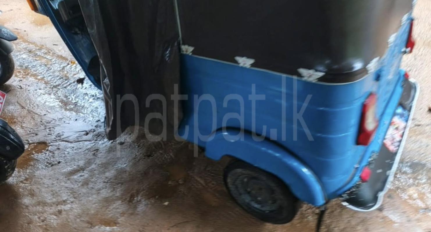 Bajaj 4 stroke 2012 - භාවිතා කරන ලද ත්‍රිරෝද රථය sale in Sri Lanka - patpat.lk