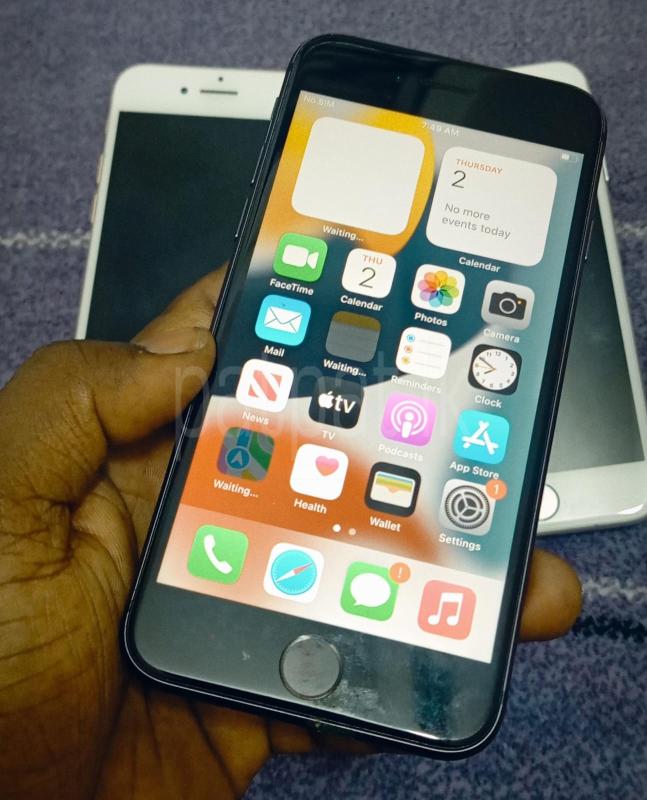 iPhone 8 64GB