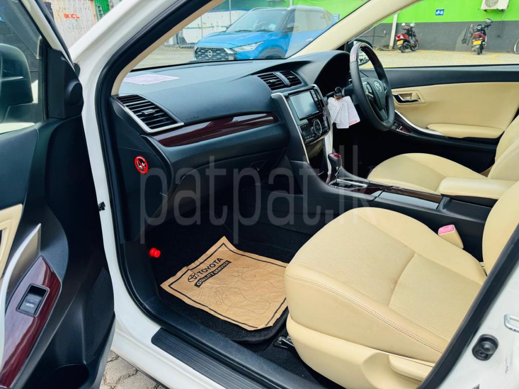 Toyota Premio 2018 - பயன்படுத்தப்பட்டது கார் sale in Sri Lanka - patpat.lk