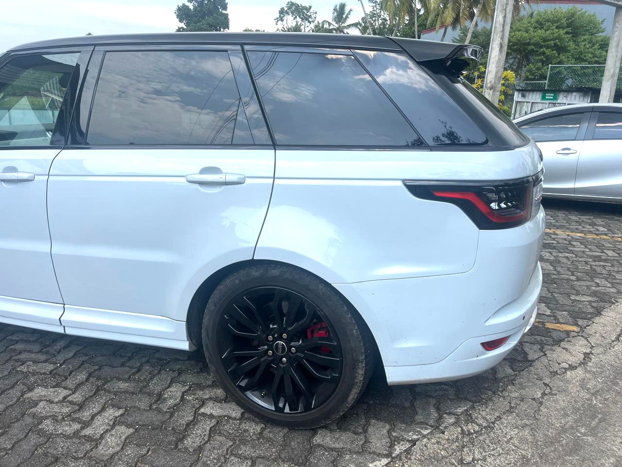 Land Rover Range Rover 2016 - பயன்படுத்தப்பட்டது SUV sale in Sri Lanka - patpat.lk