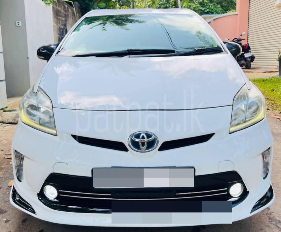 Toyota PRIUS S TOURUING 2013 - பயன்படுத்தப்பட்டது கார் sale in Sri Lanka - patpat.lk