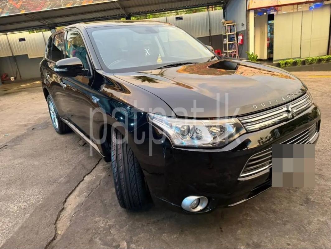 Mitsubishi Outlander 2015 - Used SUV sale in Sri Lanka - patpat.lk