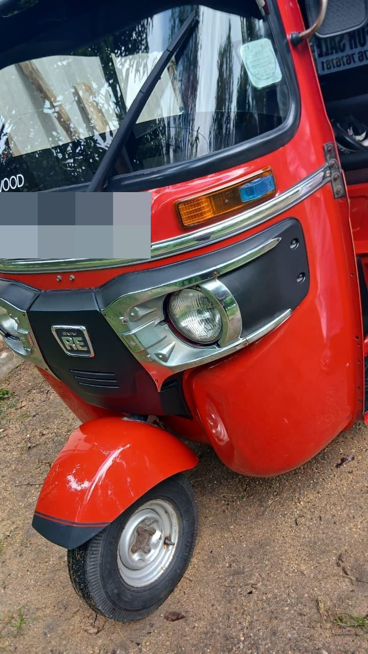 Bajaj Three Wheel 2020 - பயன்படுத்தப்பட்டது முச்சக்கர வண்டி sale in Sri Lanka - patpat.lk