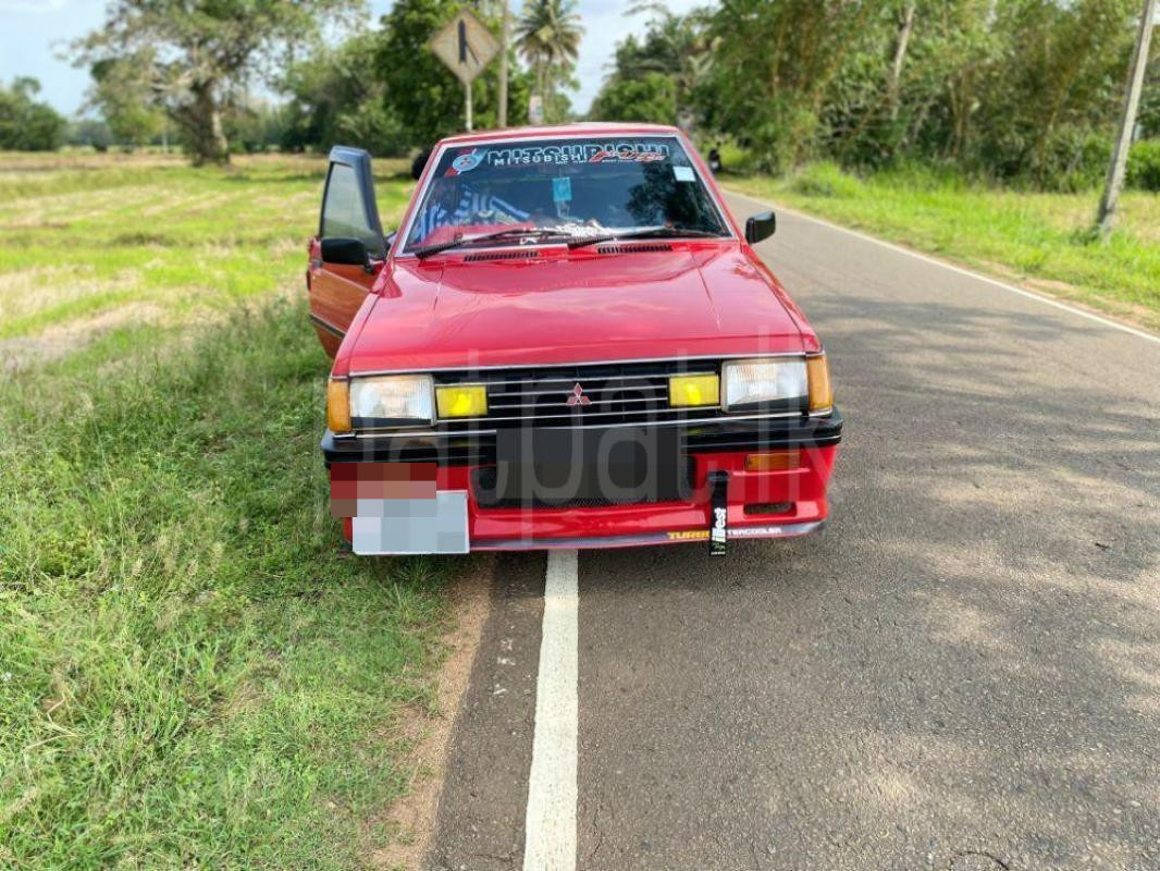 Mitsubishi 4DR5 1980 - பயன்படுத்தப்பட்டது கார் sale in Sri Lanka - patpat.lk