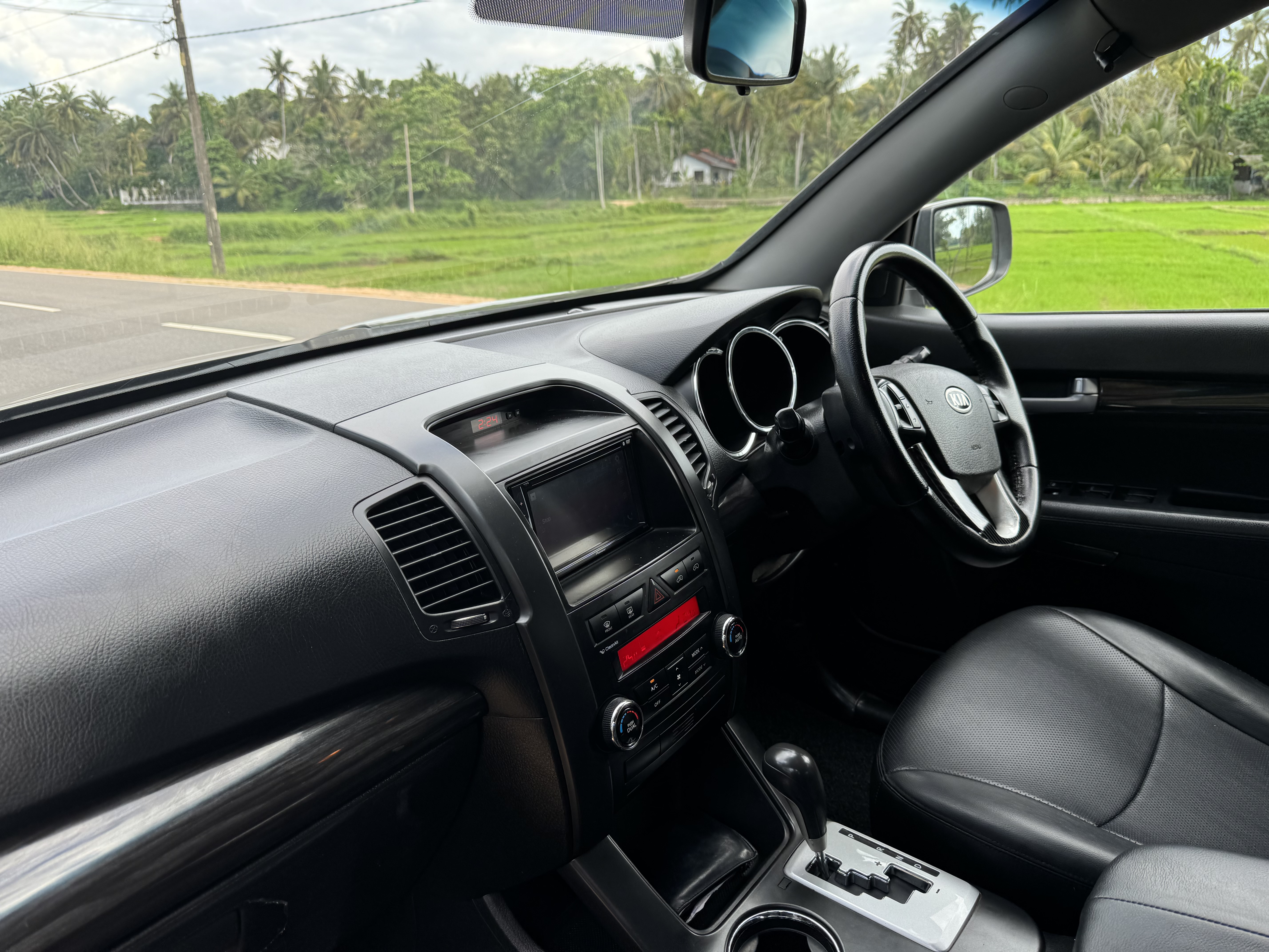 KIA Sorento 2011 - பயன்படுத்தப்பட்டது SUV sale in Sri Lanka - patpat.lk