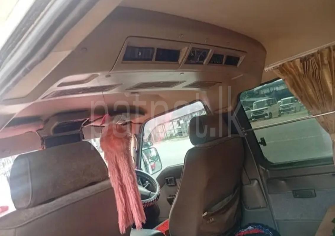 Nissan Caravan 1998 - Used Van sale in Sri Lanka - patpat.lk
