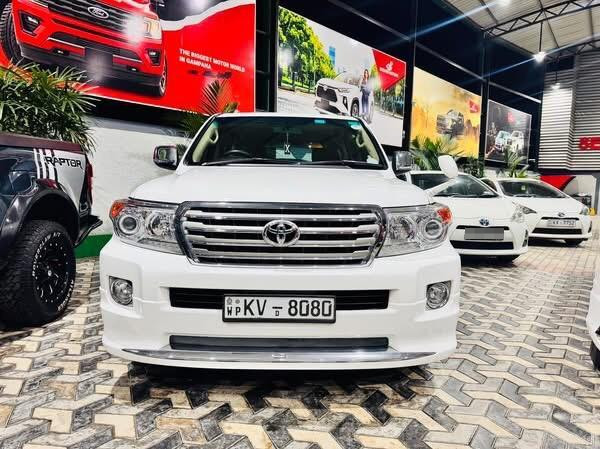 Toyota Land Cruiser Prado 2011 - பயன்படுத்தப்பட்டது SUV sale in Sri Lanka - patpat.lk