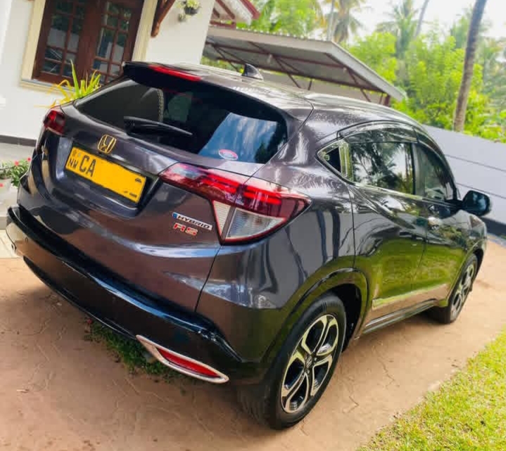 Honda Vezel 2014 - பயன்படுத்தப்பட்டது SUV sale in Sri Lanka - patpat.lk