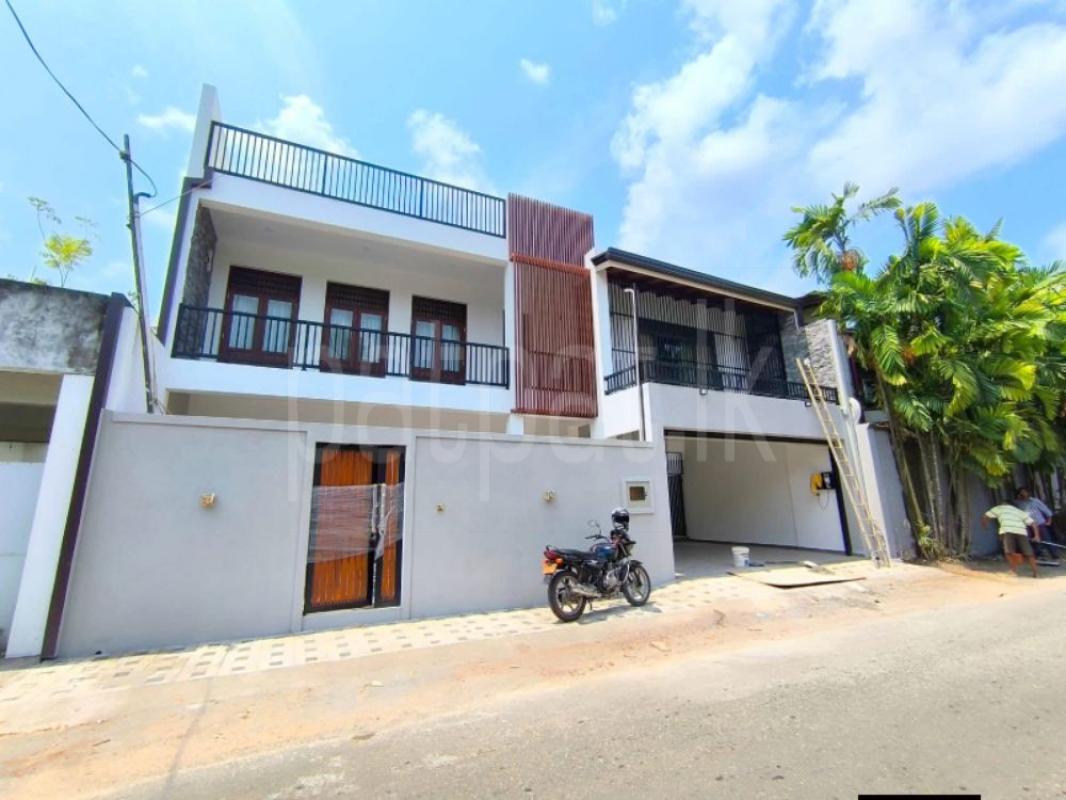 House for Sale in Talawatugoda