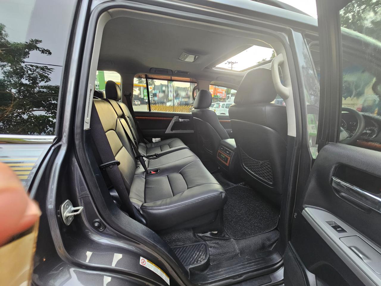 Toyota Land Cruiser 2013 - භාවිතා කරන ලද SUV රථය sale in Sri Lanka - patpat.lk