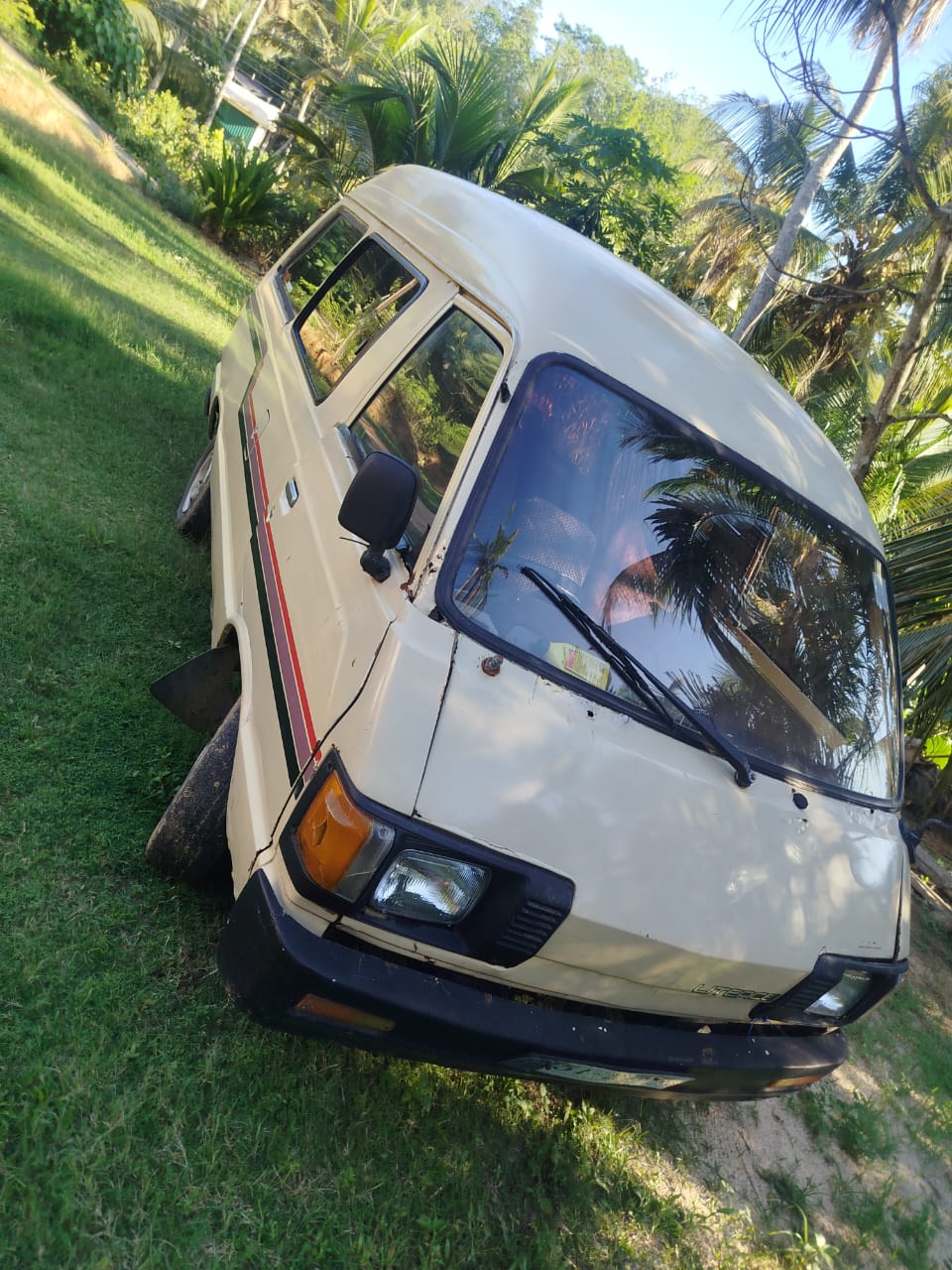 Toyota LiteAce 1980 - භාවිතා කරන ලද වෑන් රථය sale in Sri Lanka - patpat.lk