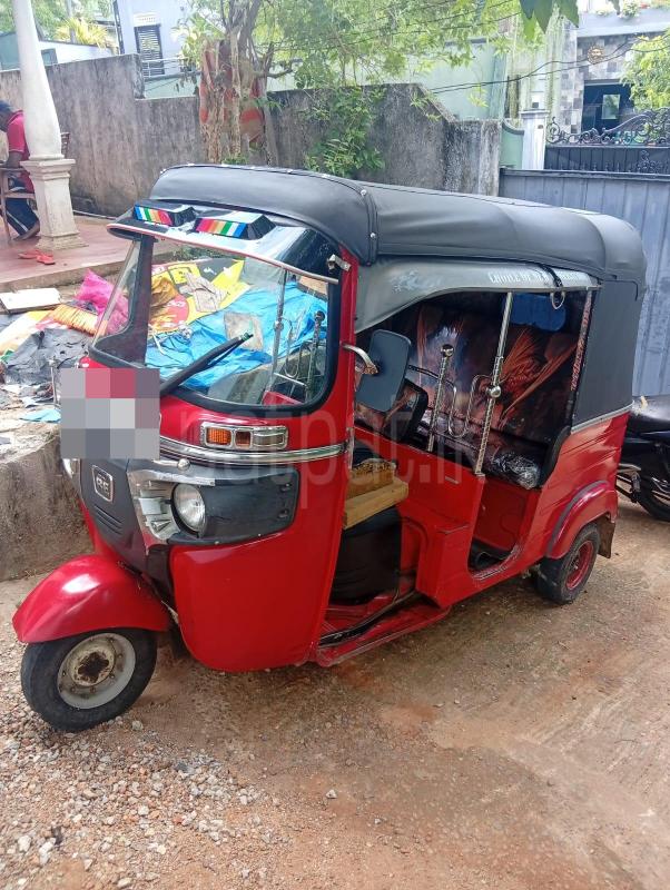 Bajaj Three Wheel 2015 - භාවිතා කරන ලද ත්‍රිරෝද රථය sale in Sri Lanka - patpat.lk
