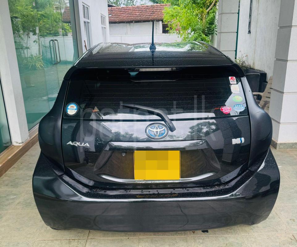 Toyota Aqua 2012 - பயன்படுத்தப்பட்டது கார் sale in Sri Lanka - patpat.lk