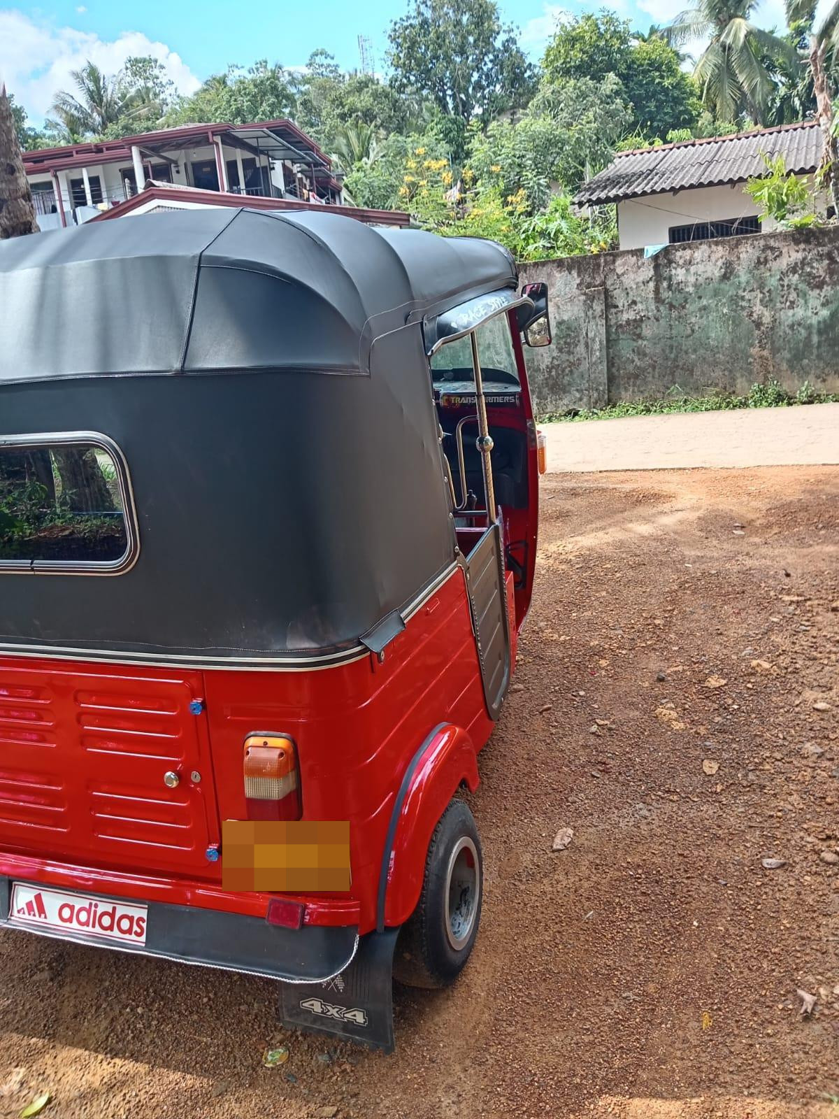 Bajaj Three Wheel 2011 - Used Three wheeler sale in Sri Lanka - patpat.lk
