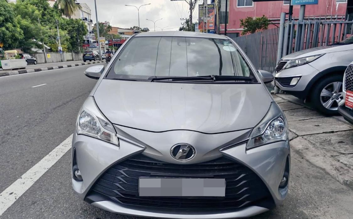 Toyota Vitz 2017 - பயன்படுத்தப்பட்டது கார் sale in Sri Lanka - patpat.lk