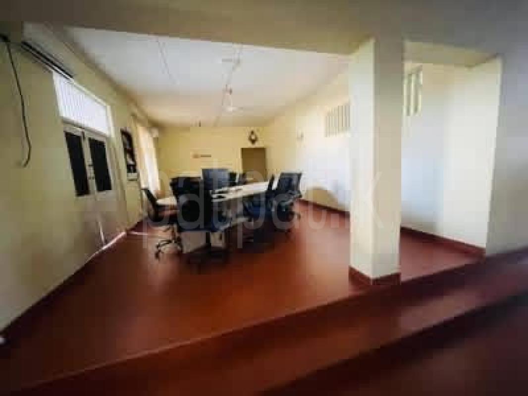 Luxury Apartment for Rent in Kollupitiya (Colombo 03) ads-image-1