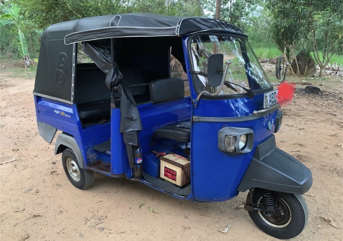 Piaggio Three Wheel 2015 - Used Three wheeler sale in Sri Lanka - patpat.lk