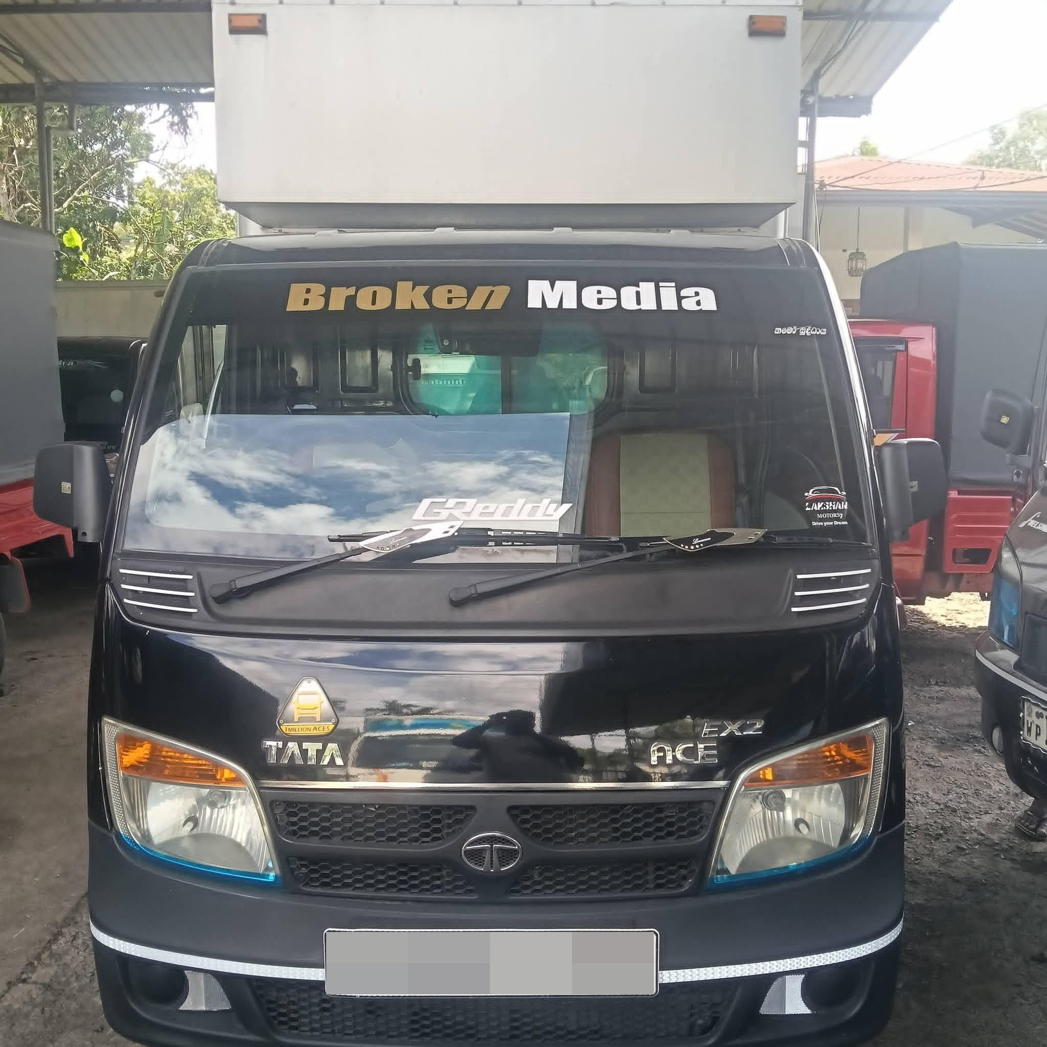 Tata EX 2 2017 - பயன்படுத்தப்பட்டது டிரக் sale in Sri Lanka - patpat.lk