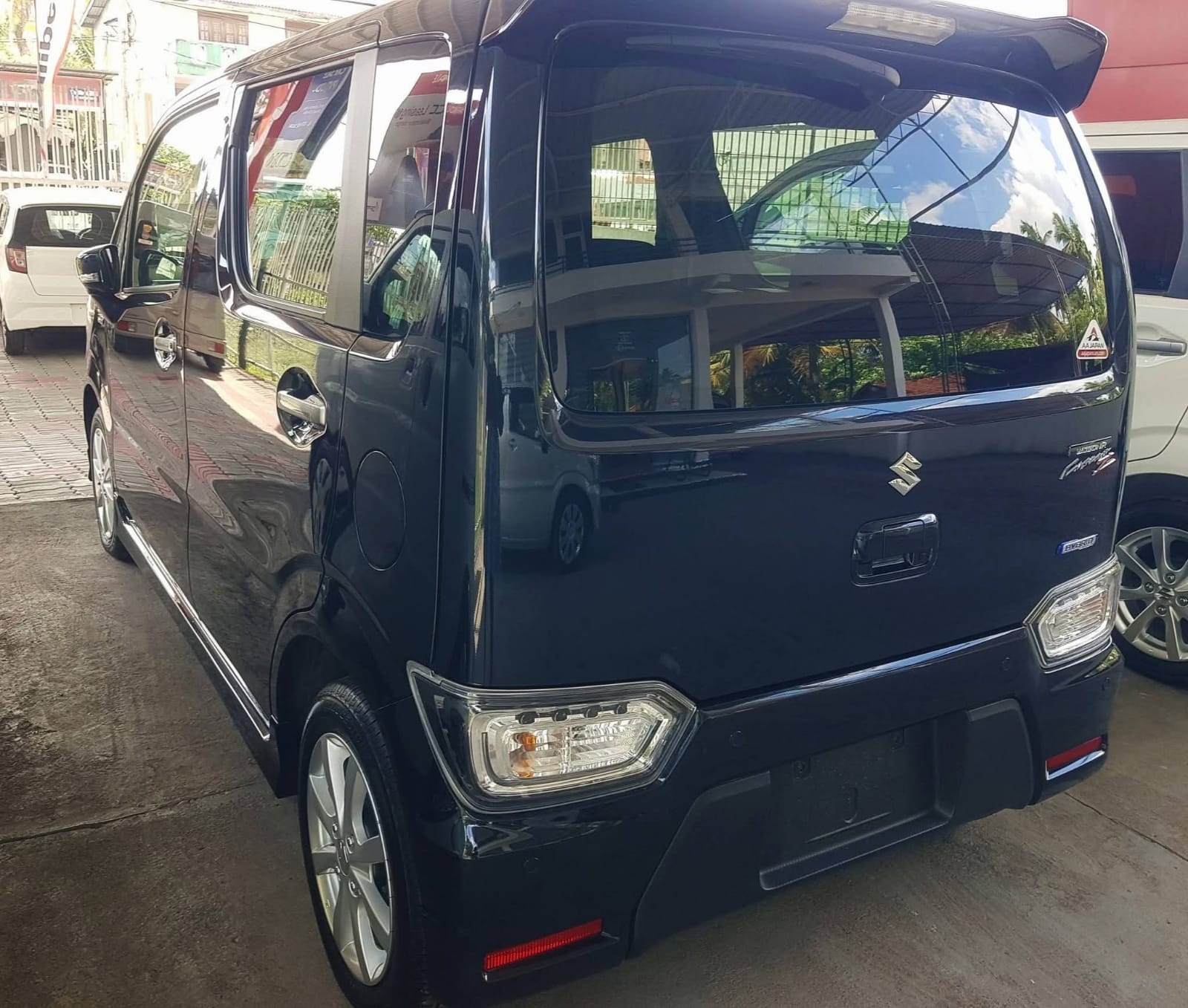 Suzuki Wagon R 2023 - Reconditioned Car sale in Sri Lanka - patpat.lk