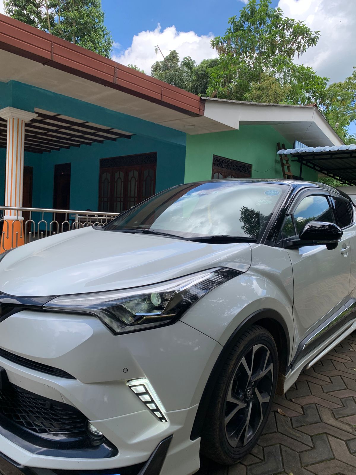 Toyota CHR 2018 - Used SUV sale in Sri Lanka - patpat.lk