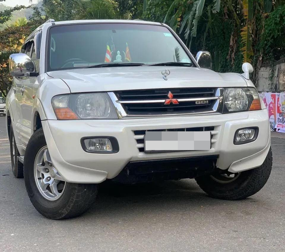 Mitsubishi Montero 2000 ads-image-1