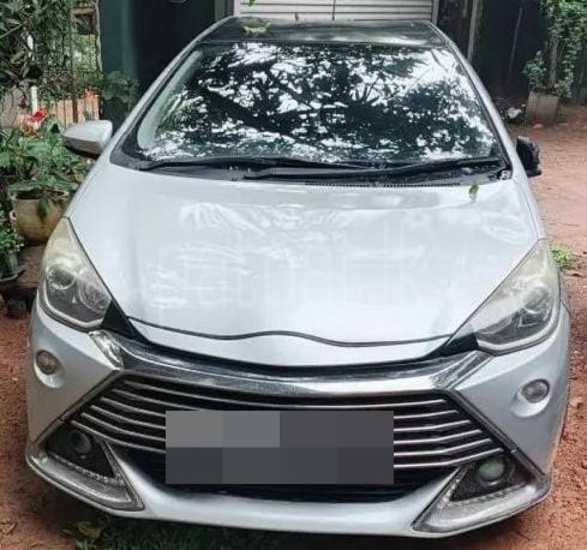 Toyota Aqua 2012 - பயன்படுத்தப்பட்டது கார் sale in Sri Lanka - patpat.lk