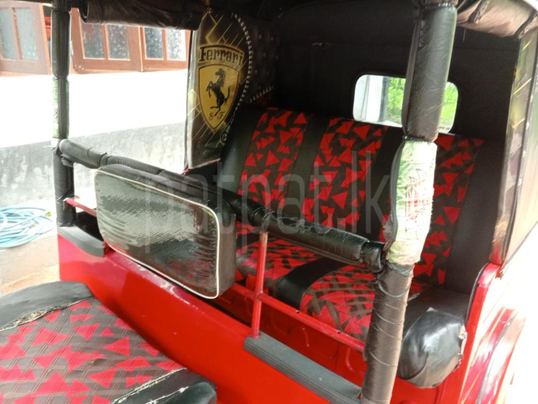 Bajaj 4 stroke 2010 - භාවිතා කරන ලද ත්‍රිරෝද රථය sale in Sri Lanka - patpat.lk